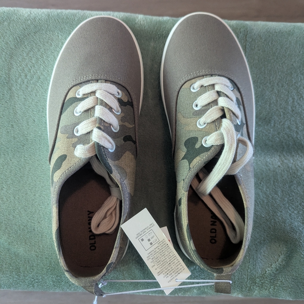 NWT Old Navy Gender-Neutral, Camo- Print Sneakers
